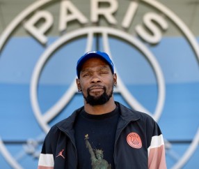 巴黎圣日耳曼今晚防线松动，志在CBA常规赛名次提升，信心回归，训练强度明显提升的简单介绍-爱游戏官方网站